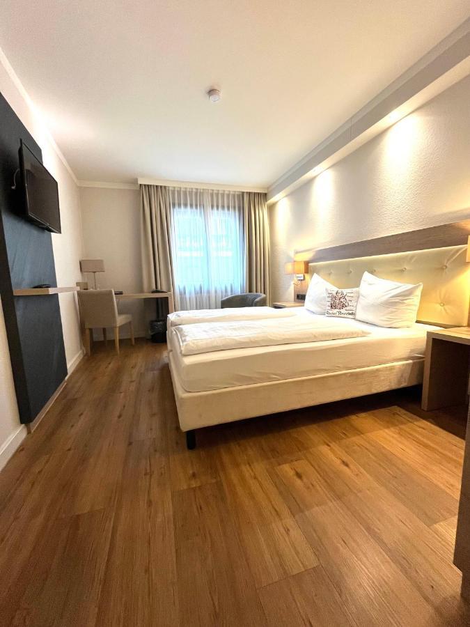 Hotel Doctor Weinstube Бернкастель-Кюс Экстерьер фото
