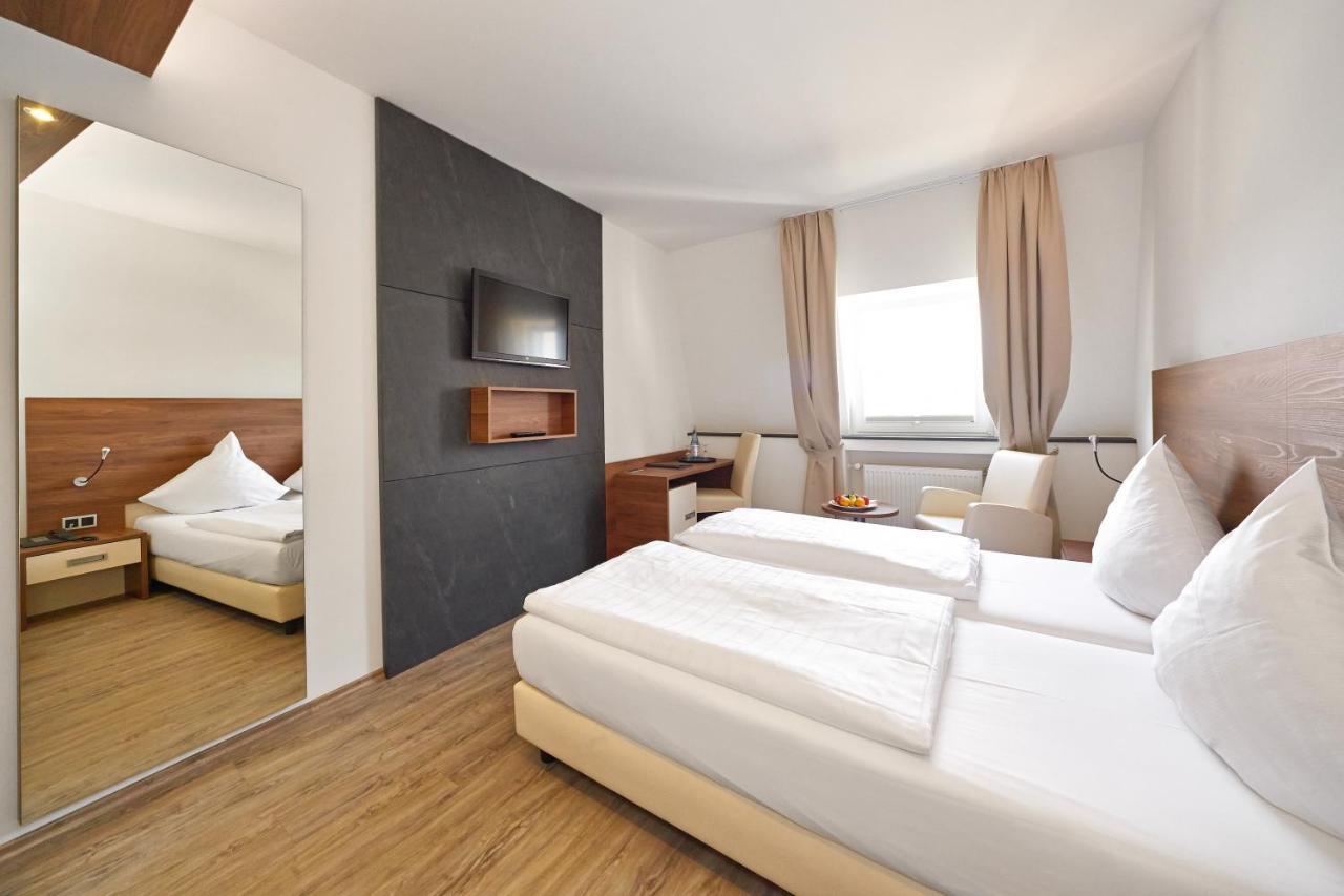 Hotel Doctor Weinstube Бернкастель-Кюс Экстерьер фото